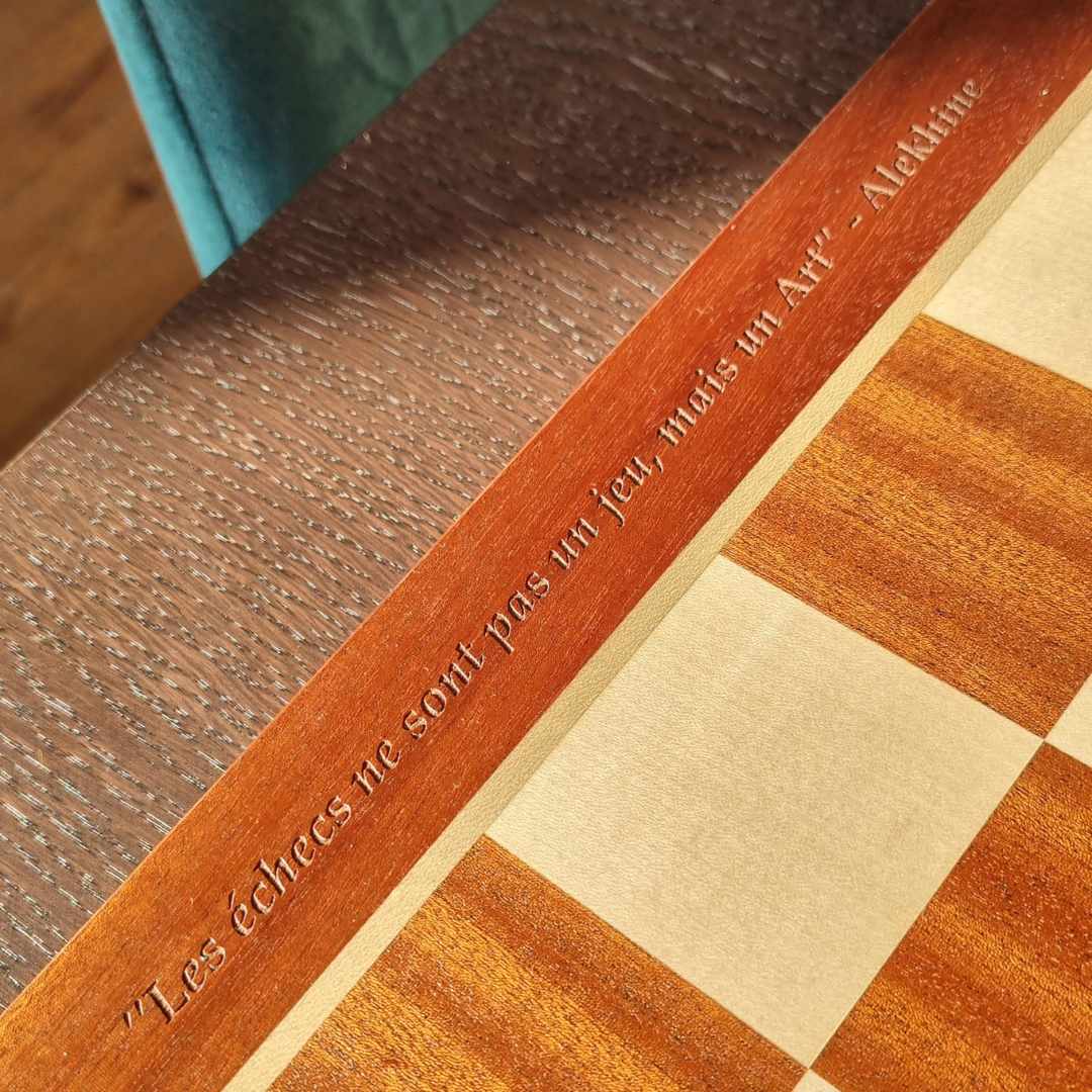 Jeu d'échecs en bois Personnalisé - Quelle gravure choisir ?