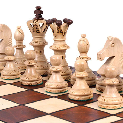 Quel échiquier en bois offrir à Noël ? Guide 2023