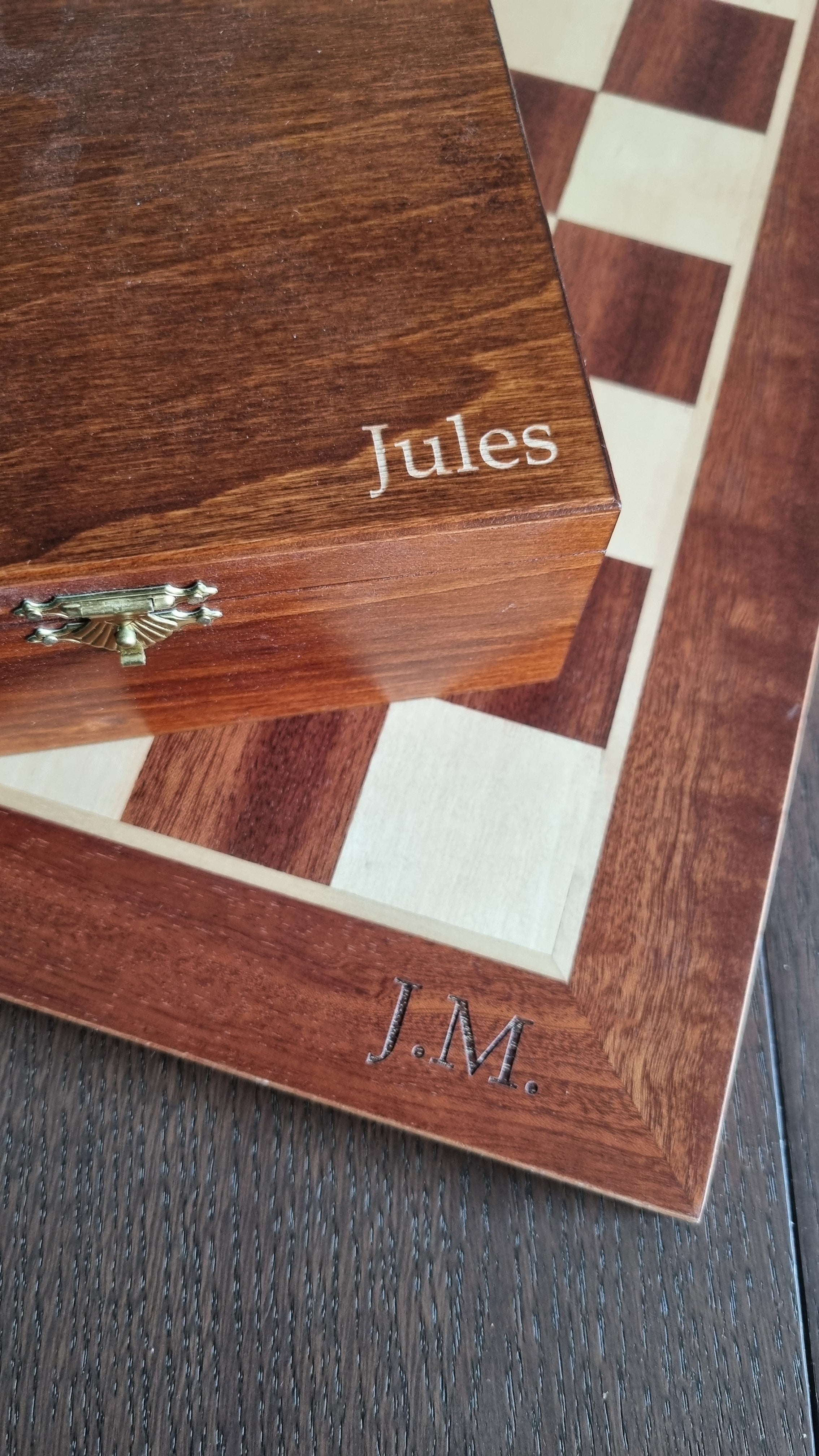 Gravure Laser - Personnalisez votre matériel d'échecs