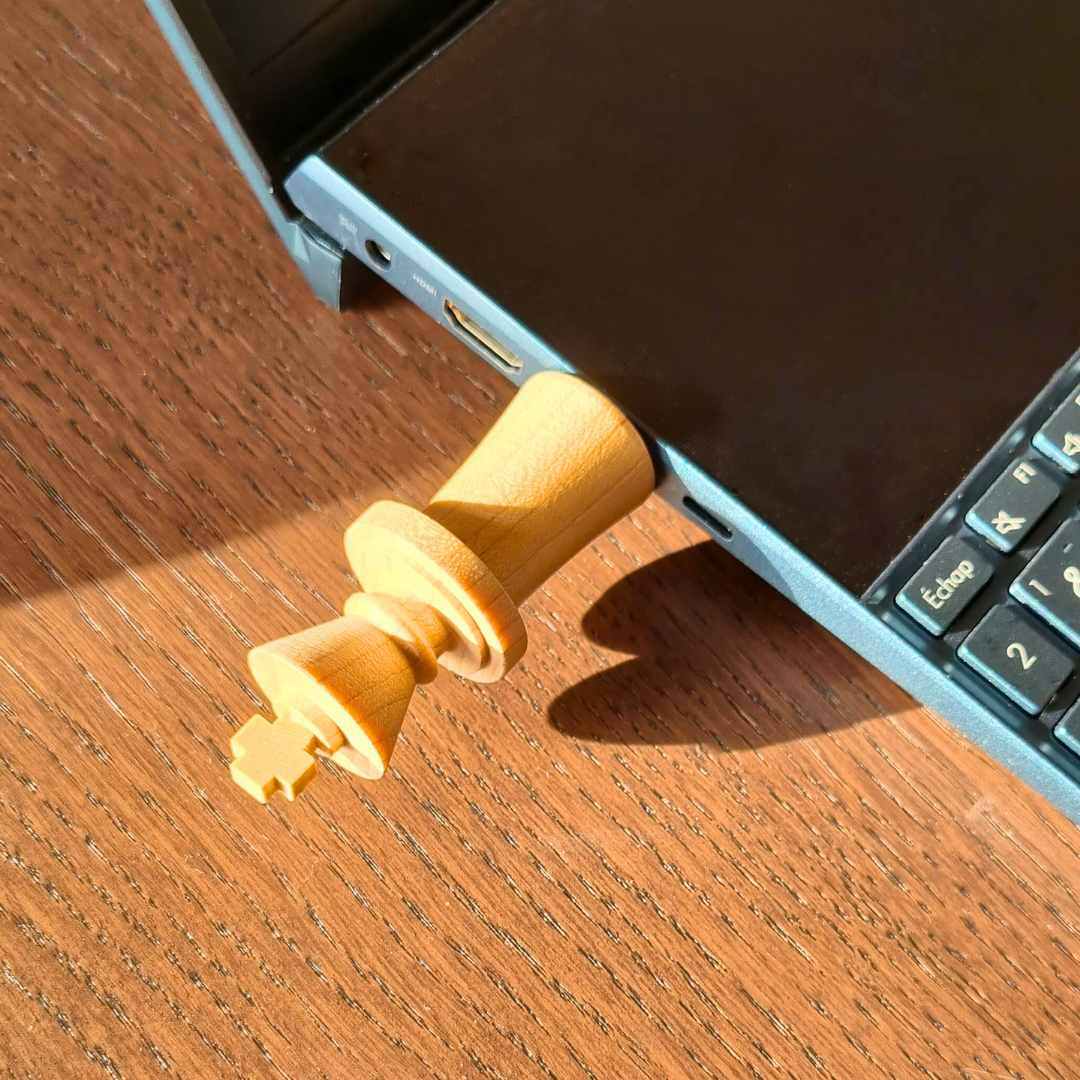 Clé USB échecs "Roi" en bois - 64 GO