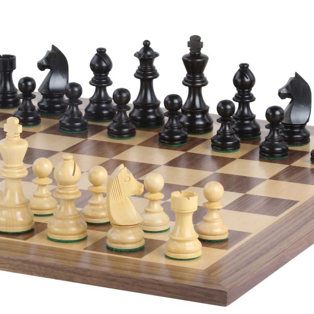 Echiquier de Tournoi en Bois - Noyer - Taille 6 - 54x54cm