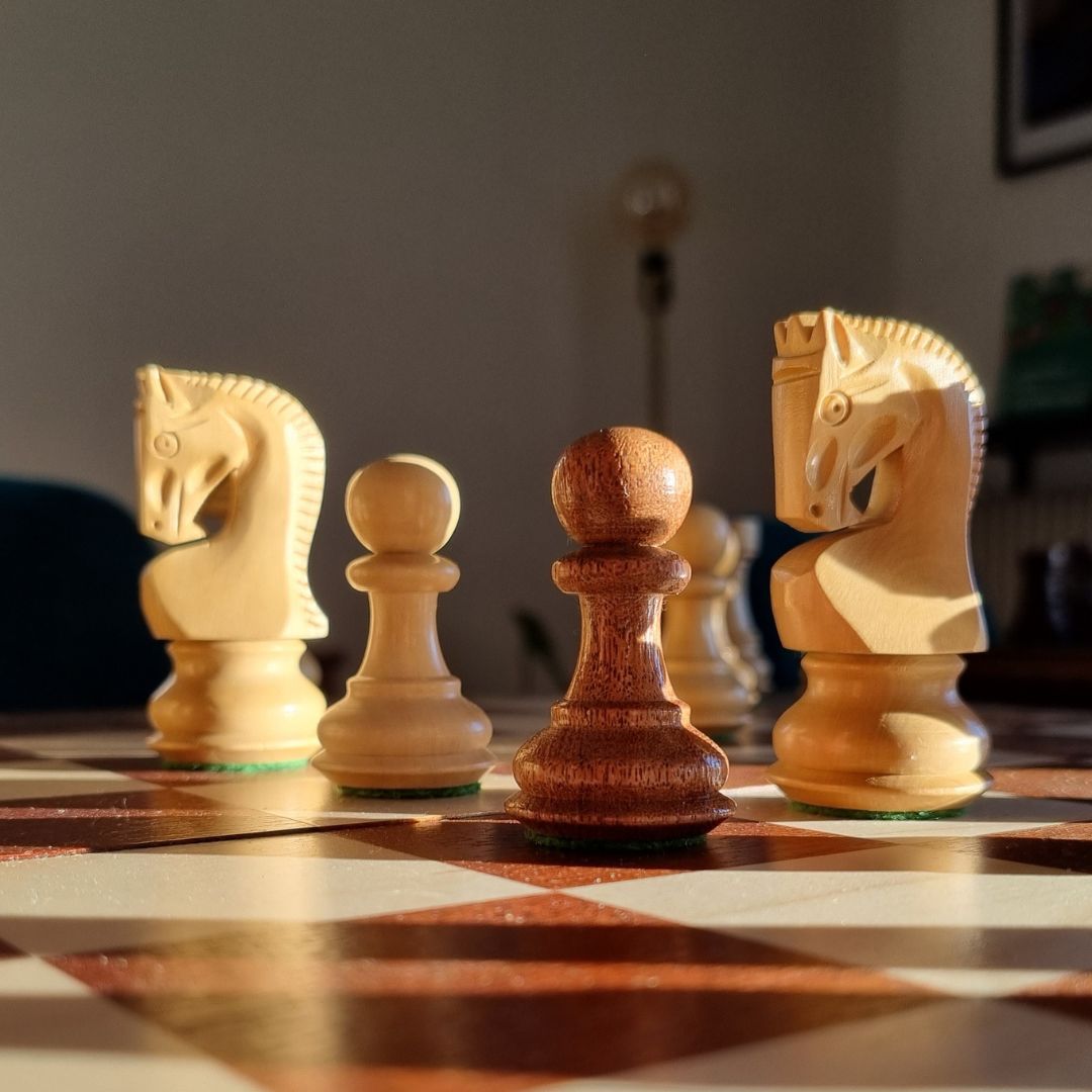 ZAGREB - pièces d'échecs de Collection - inspiration 50's