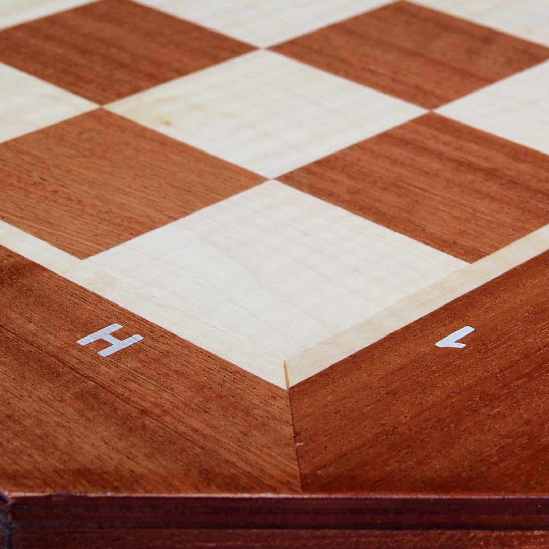Table d'échecs Deluxe en bois sculptée - Acajou et Sycomore