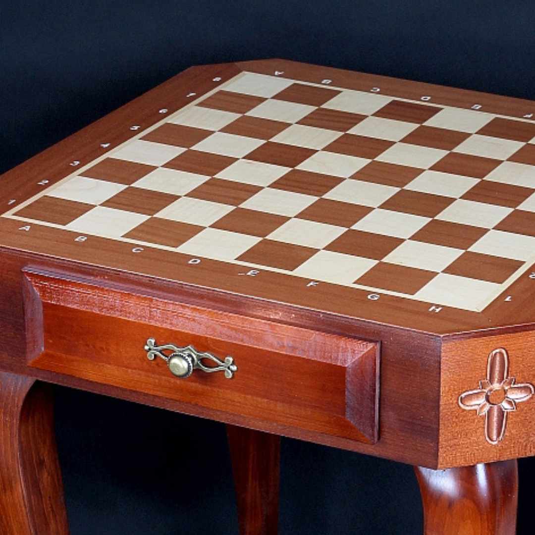 Table d'échecs Deluxe en bois sculptée - Acajou et Sycomore