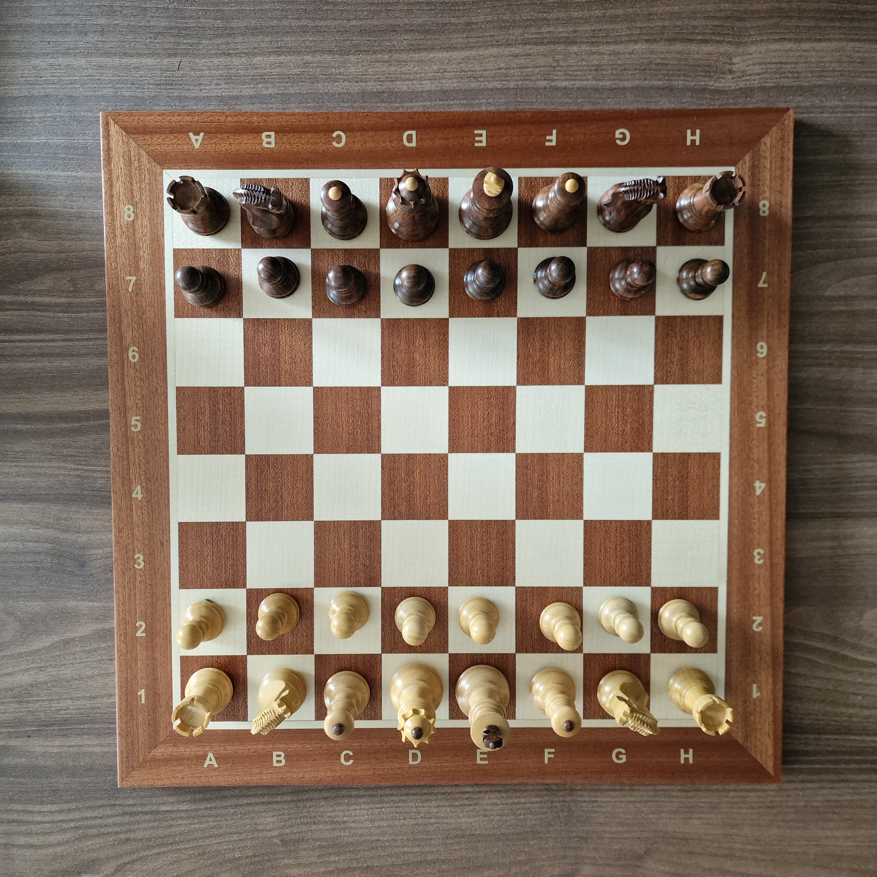 ZAGREB - pièces d'échecs de Collection - inspiration 50's - avec défaut