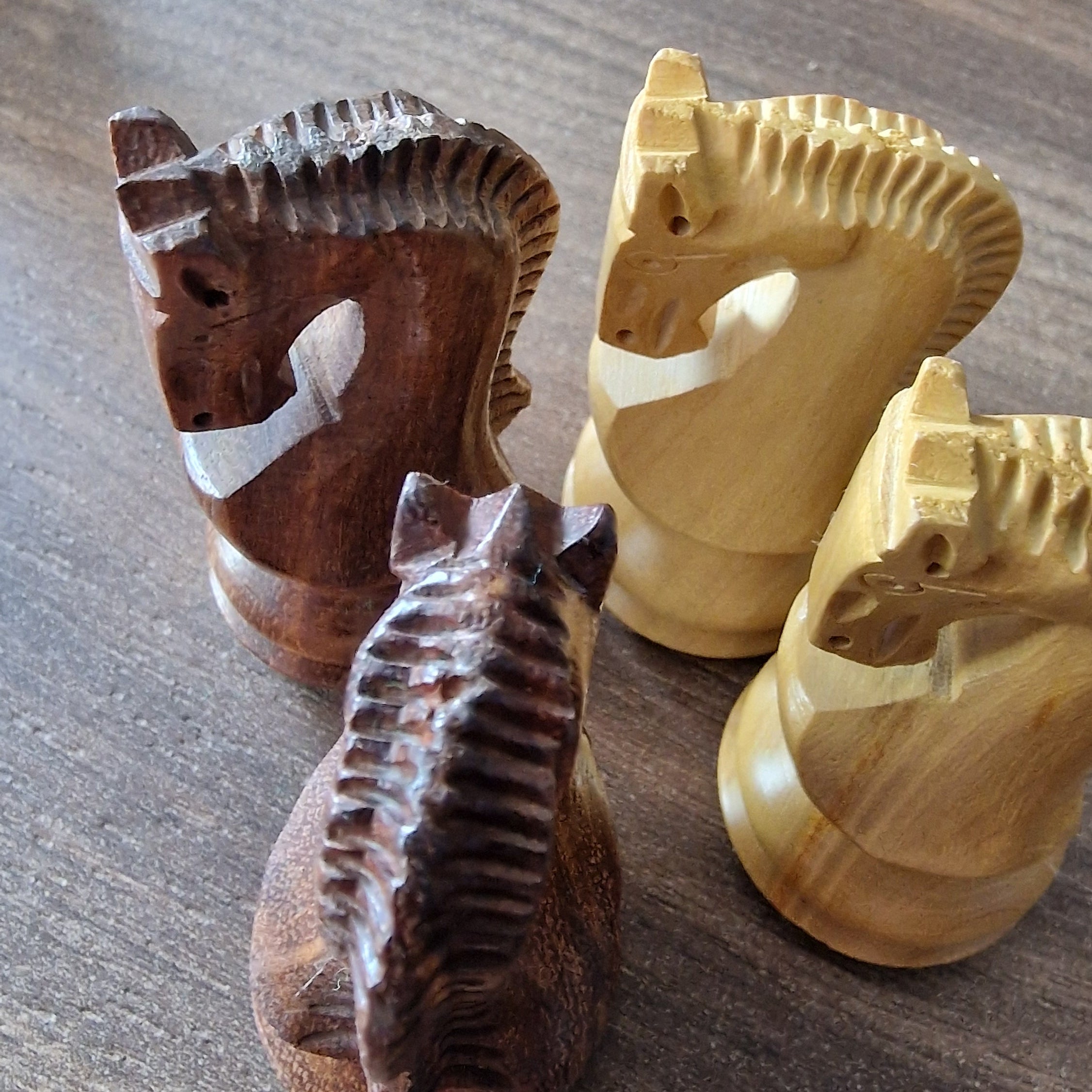 ZAGREB - pièces d'échecs de Collection - inspiration 50's - avec défaut